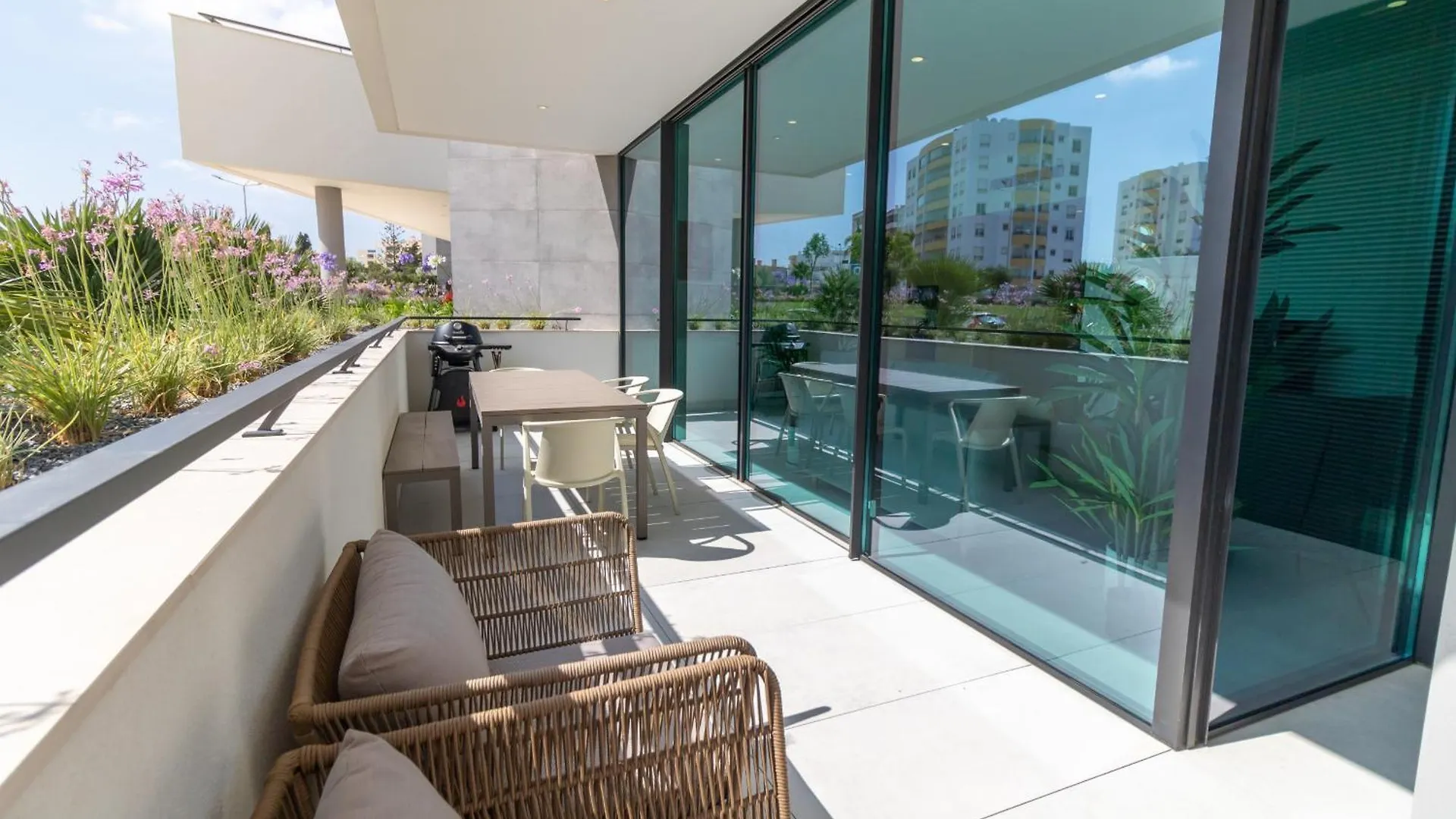 Lagos Deluxe 2 With Pool By Homing