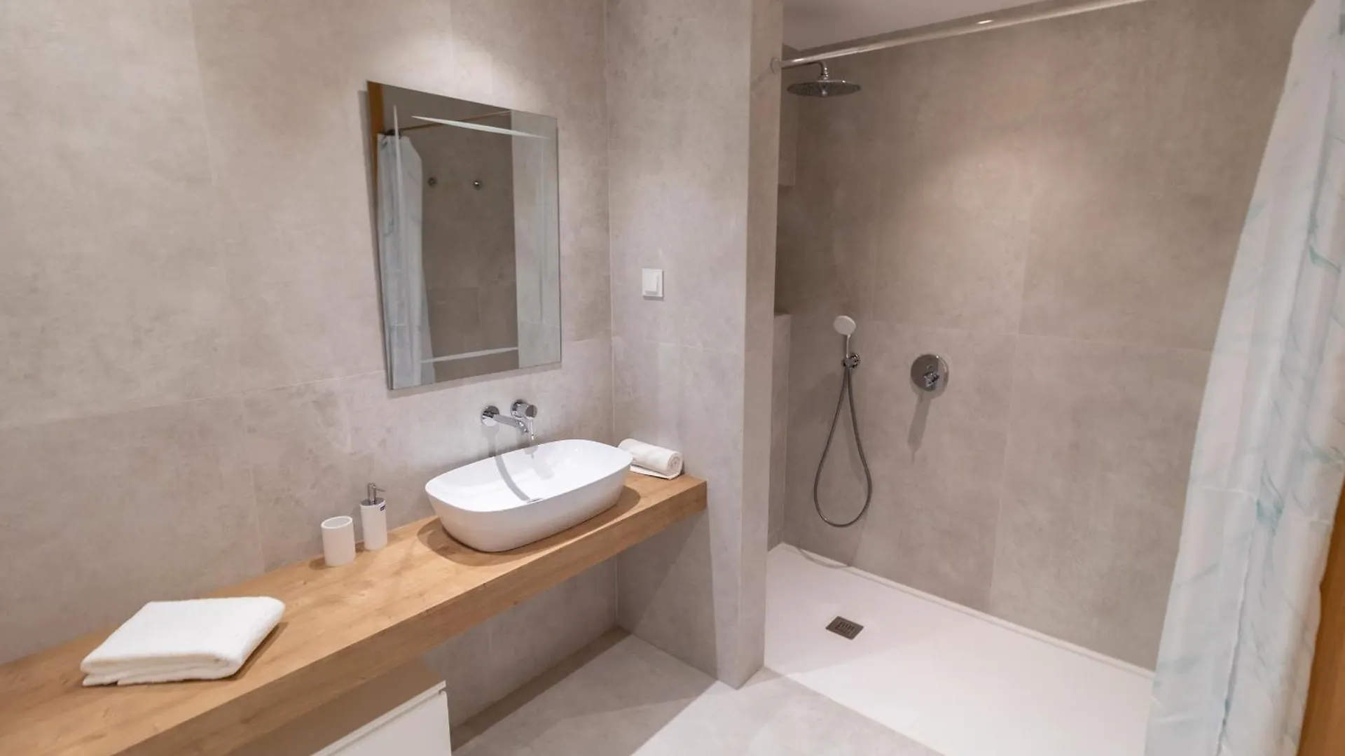 Lagos Deluxe 2 With Pool By Homing Apartment