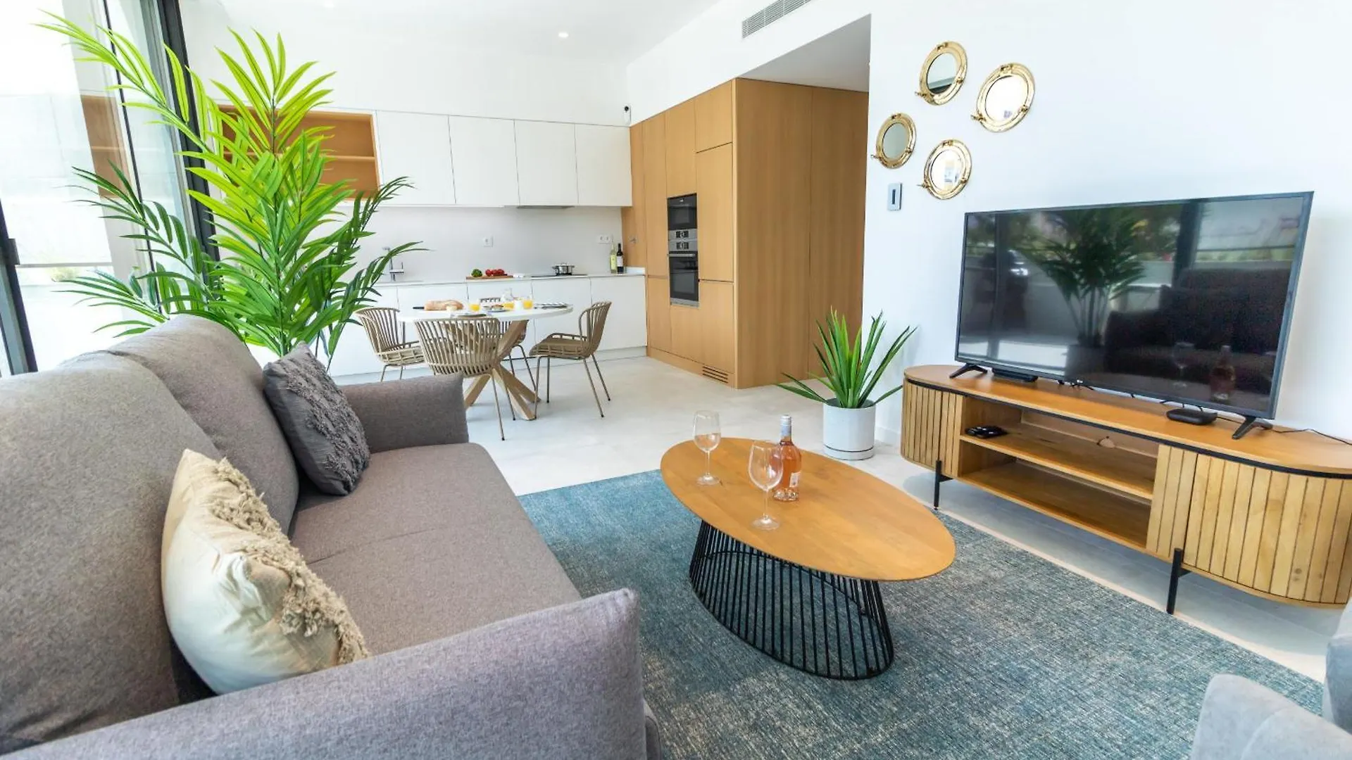 아파트 Lagos Deluxe 2 With Pool By Homing