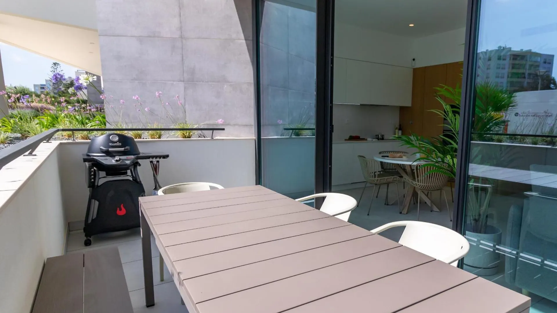 Apartment Lagos Deluxe 2 With Pool By Homing